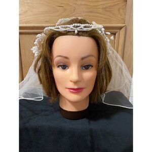 ?Jenica 12” BLACK MIDDLE PART WAVY BOB WIG *NEW* Jennifer - Black Bob Wig With Highlights Bob Lace Wig -West  main image 4
